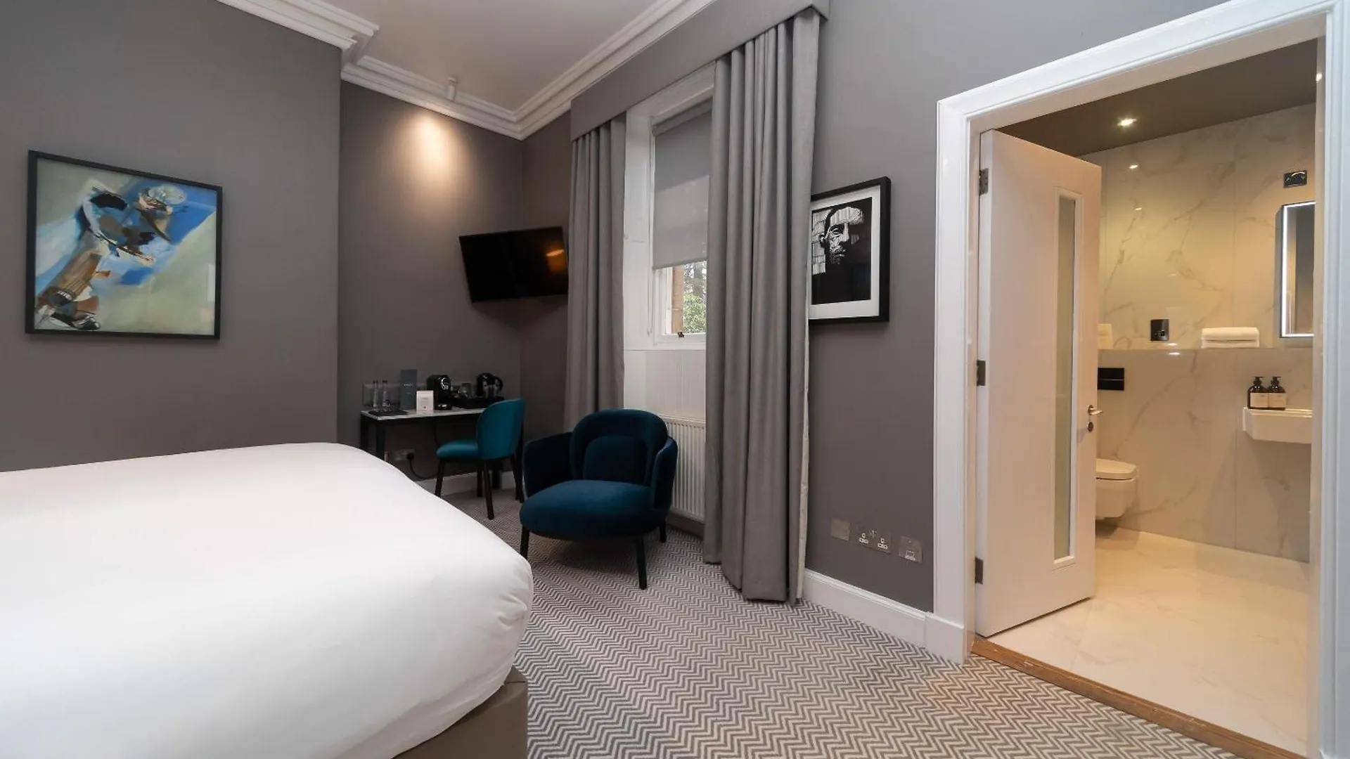The Scott Hotel Edinburgh 4*,
